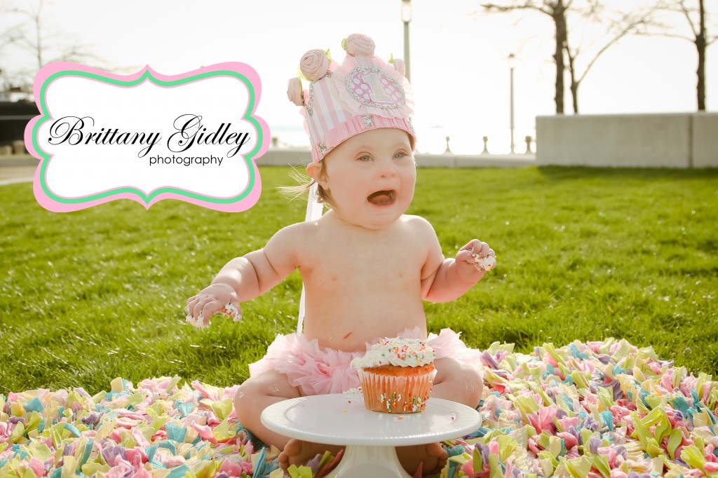 Cleveland Cake Smash Photographer | Brittany Gidley Photography LLC
