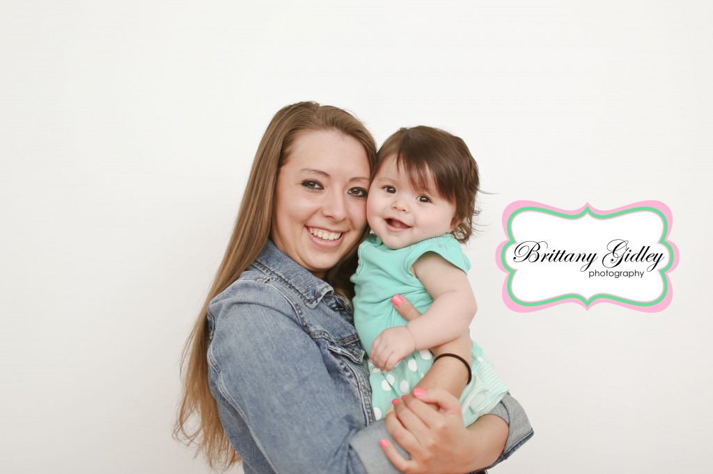 Baby and Mom Pose | Brittany Gidley Photography LLC Baby and Mom Pose | Brittany Gidley Photography LLC