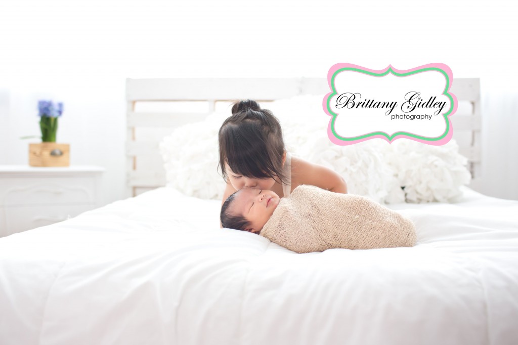 Big Sister & Newborn Baby | Brittany Gidley Photography LLC