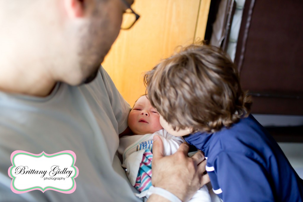 Meeting Little Brother | Brittany Gidley Photography LLC