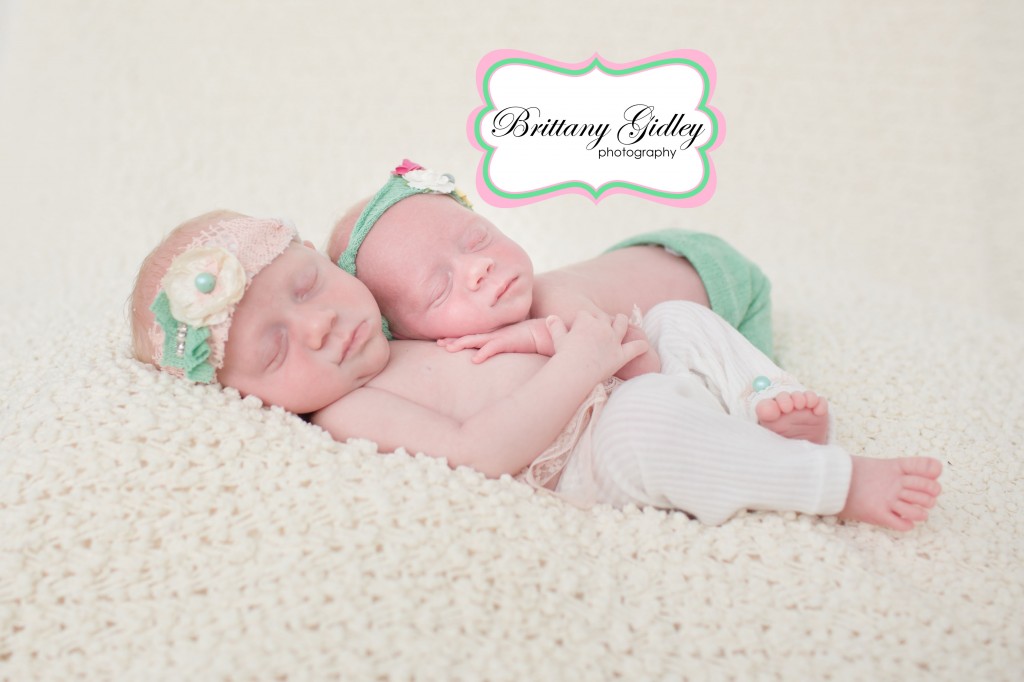 Twin Newborn Session | Twins | Twin Posing | Brittany Gidley Photography LLC