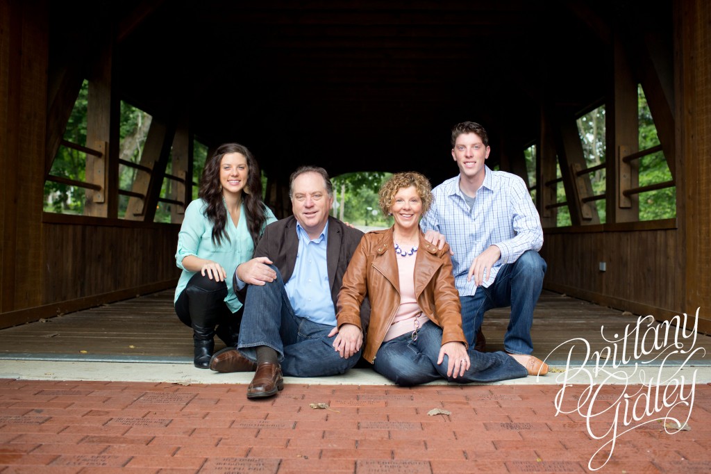 Family Session | Family Portrait | Stone | Fortier Park | Olmsted Falls | Ohio | Covered Bridge