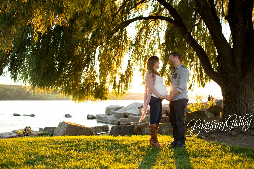 Golden Hour Maternity | Edgewater Park | Cleveland OH |Maternity Session | Brittany Gidley Photography LLC | Maternity Posing Inspiration | Posing | Pregnancy