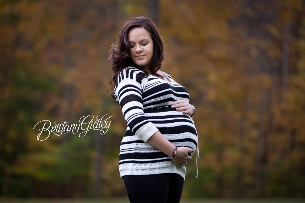 Cleveland Maternity Photographer | Maternity Photos | Pregnancy Pictures | Fall | Brittany Gidley Photography LLC