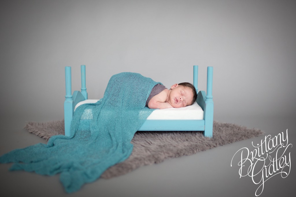 Newborn Baby Boy | Gray | Baby Boy | Cleveland Ohio | 44114 | Start With The Best | Brittany Gidley Photography LLC