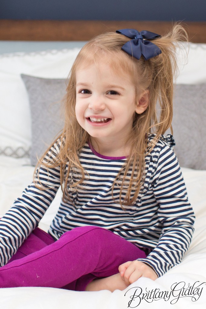 Lifestyle Photographer | On Location | In Home | Lifestyle Photography Session | Brittany Gidley Photography LLC | Sisters