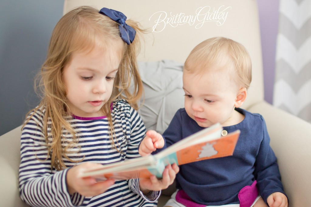 Lifestyle Photographer | On Location | In Home | Lifestyle Photography Session | Brittany Gidley Photography LLC | Sisters