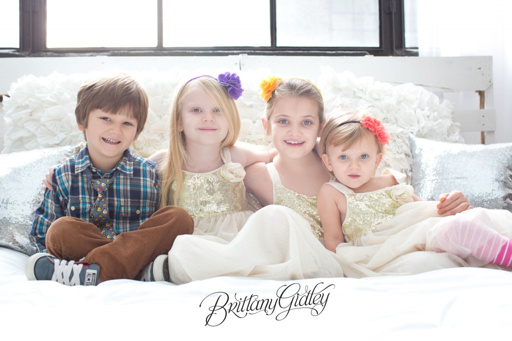 Cleveland Christmas Mini Sessions | Brittany Gidley Photography LLC | Start With The Best www.brittanygidleyphotography.com