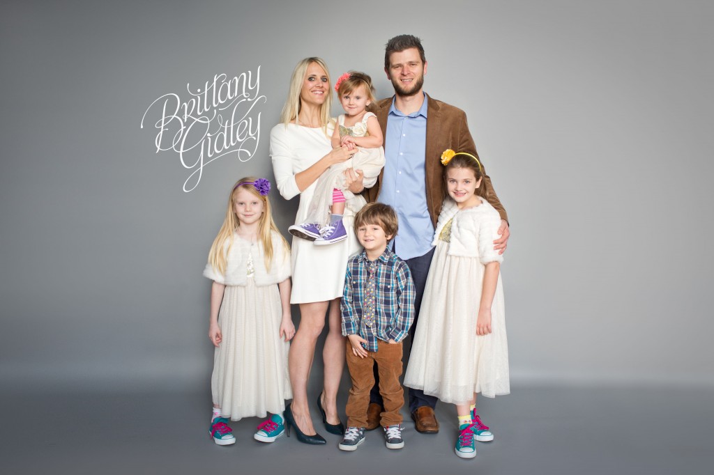 Cleveland Christmas Mini Sessions | Brittany Gidley Photography LLC | Start With The Best www.brittanygidleyphotography.com