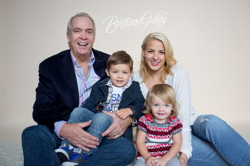 Cleveland Christmas Mini Sessions | Brittany Gidley Photography LLC | Start With The Best www.brittanygidleyphotography.com