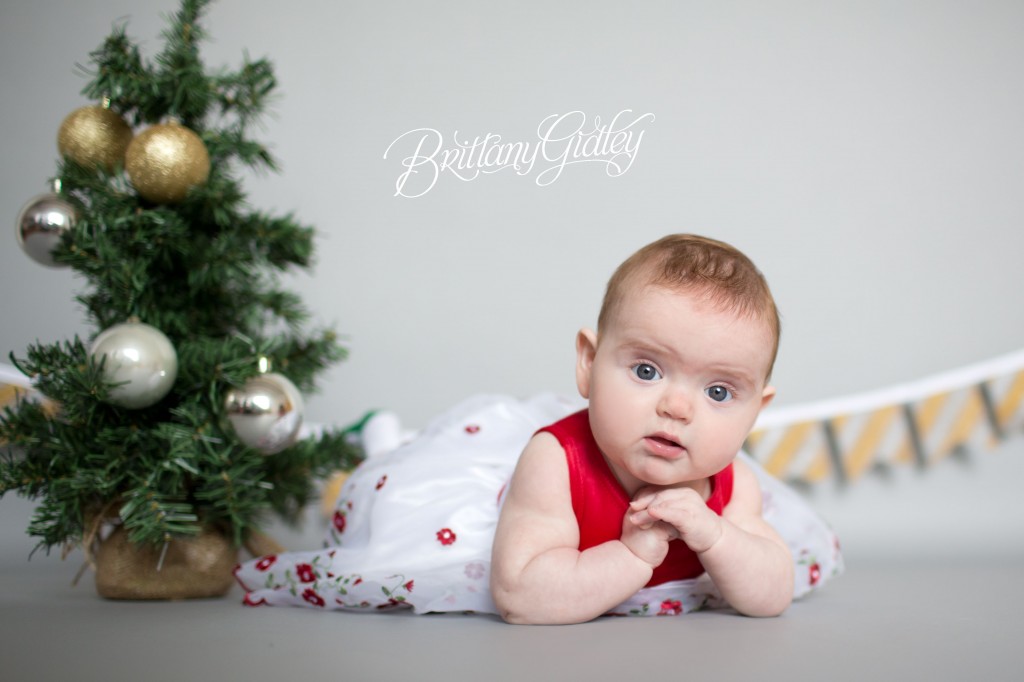 Cleveland Christmas Mini Sessions | Brittany Gidley Photography LLC | Start With The Best www.brittanygidleyphotography.com