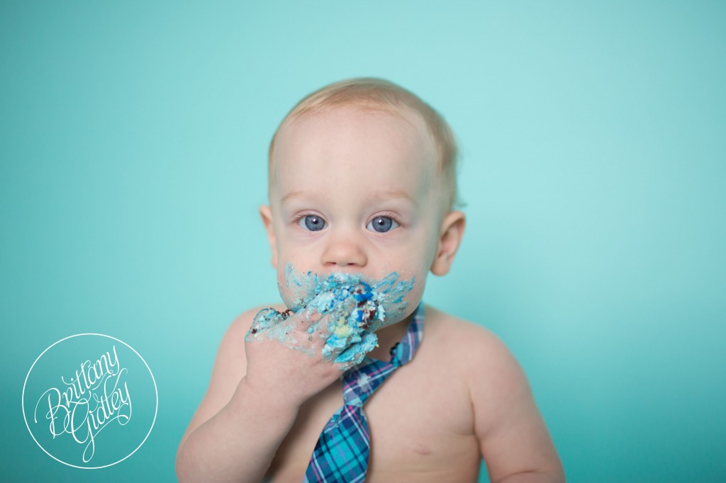 12 Month Old | Family | Studio | Cake Smash | Natural Light | Inspiration | Cleveland | Brittany Gidley Photography LLC