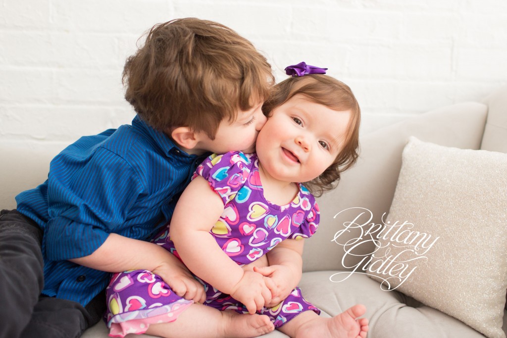 Sibling Photography | Cleveland Photographer | Studio | Natural Light | Canon | Cleveland Ohio | 44114 | Best Child Photographer | Best Child Photography | Best Family Photographer | Best Family Photography