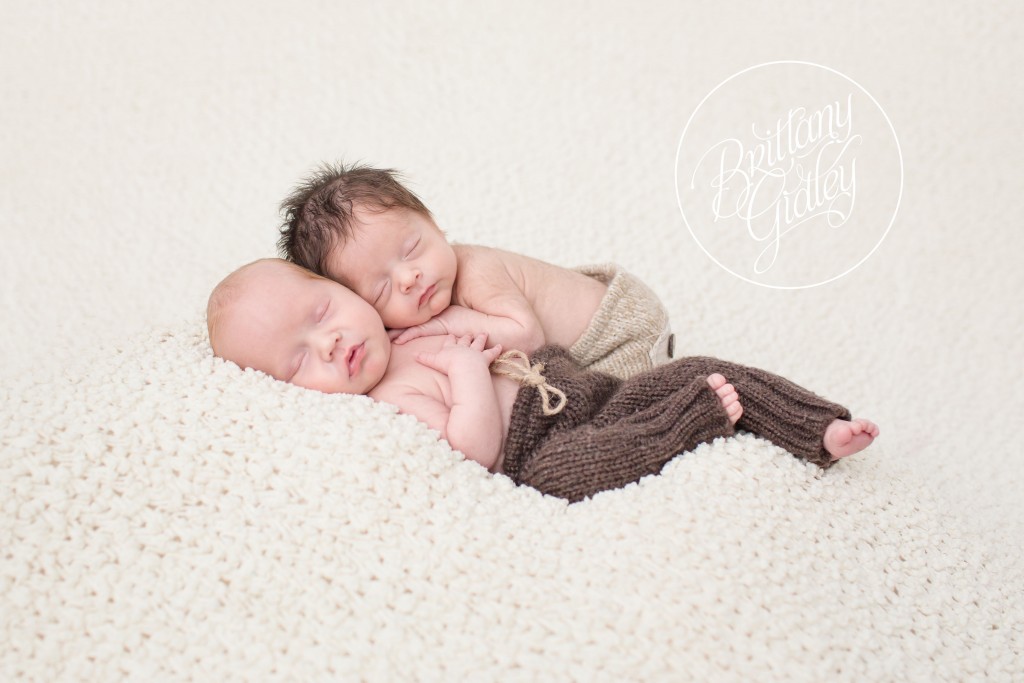 Twin Newborn Photographer | Twin Newborn Photography | Cleveland Newborn Photographer | Cleveland Newborn Photography | Twin Newborn Inspiration