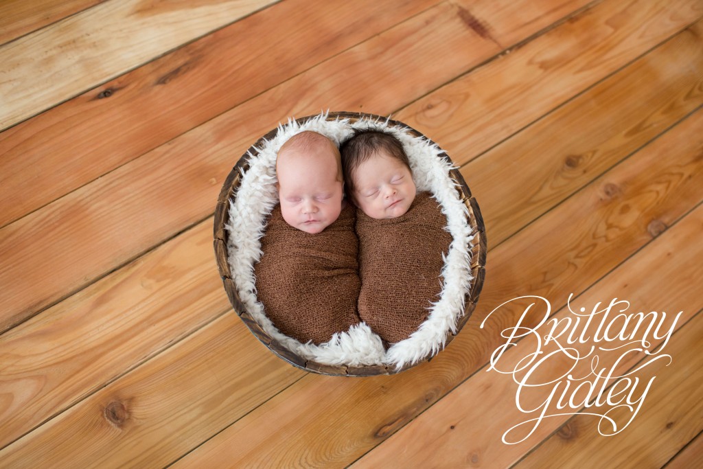 Twin Newborn Photographer | Twin Newborn Photography | Cleveland Newborn Photographer | Cleveland Newborn Photography | Twin Newborn Inspiration