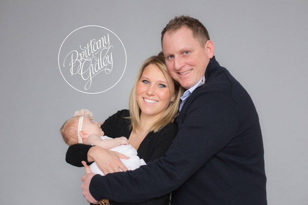 Simple Session | Cleveland Photo Shoot | Baby Photography Cleveland | Ohio Baby Photographer | 6 Week Old Baby | Family Pic