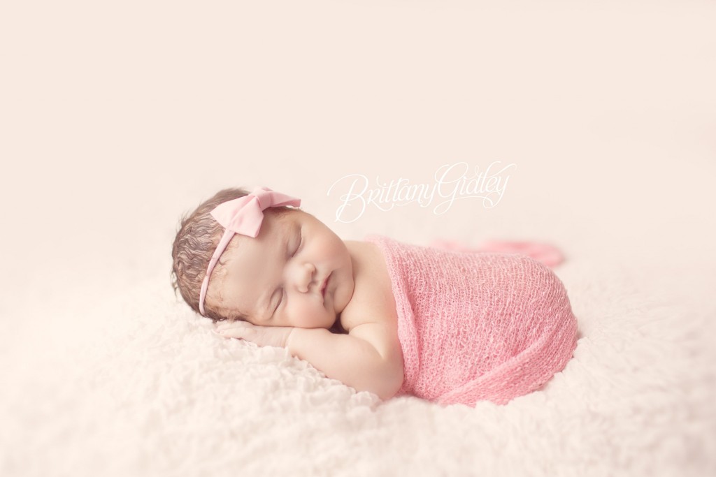 Newborn | Birth Photography | Cleveland Photographer | Pink | Baby Girl