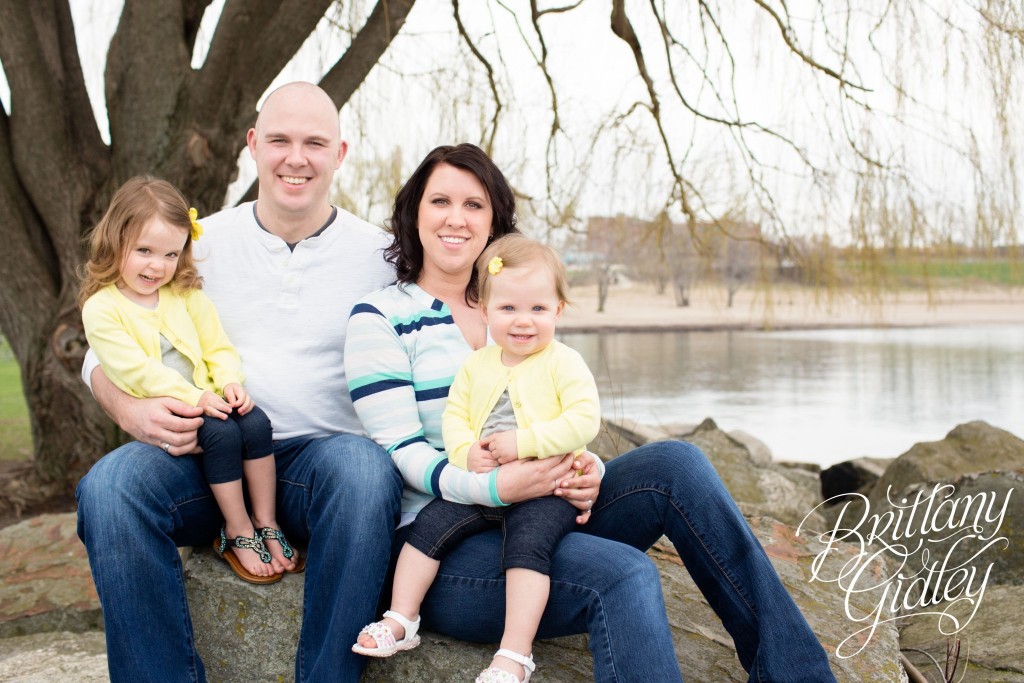 Beach Photo Shoot | Cleveland | Edgewater Beach | Family | Gray and Yellow | Brittany Gidley Photography LLC