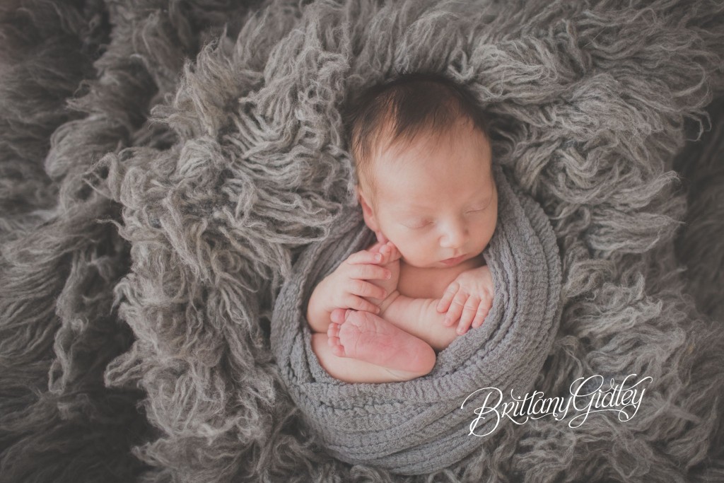 Cleveland Newborn Photographer | Newborn Baby | Ohio Newborn Baby Photography | Baby Boy