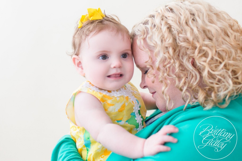 12 Month Old Baby | Baby Photographer | Top Baby Photographer | Infant Photography | Studio | Natural Light | Portrait Photography | Mommy & Me