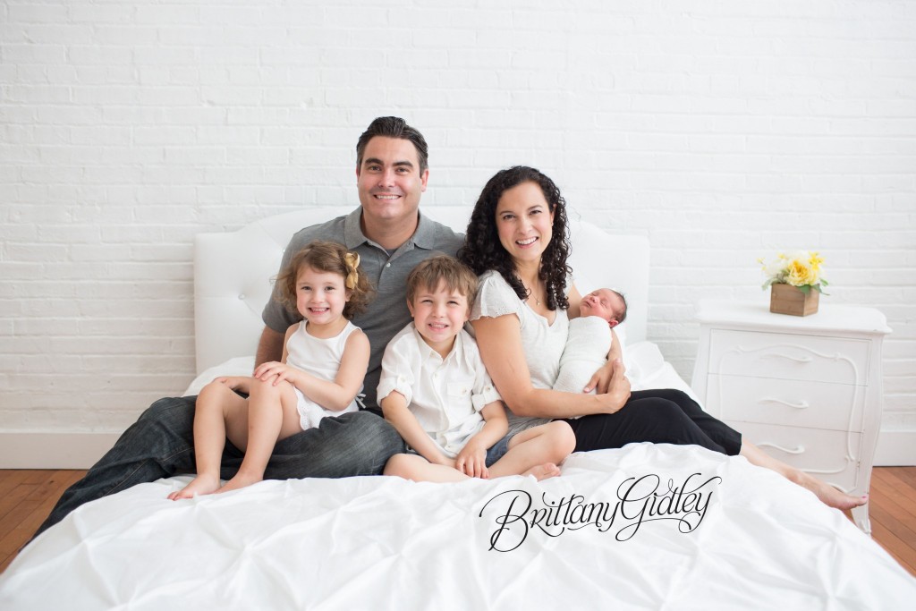 Best Newborn Photographer | Inspiration | Newborn Photo Shoot |  Newborn Photography | Posing Newborn | Brittany Gidley Photography LLC | Family Photography