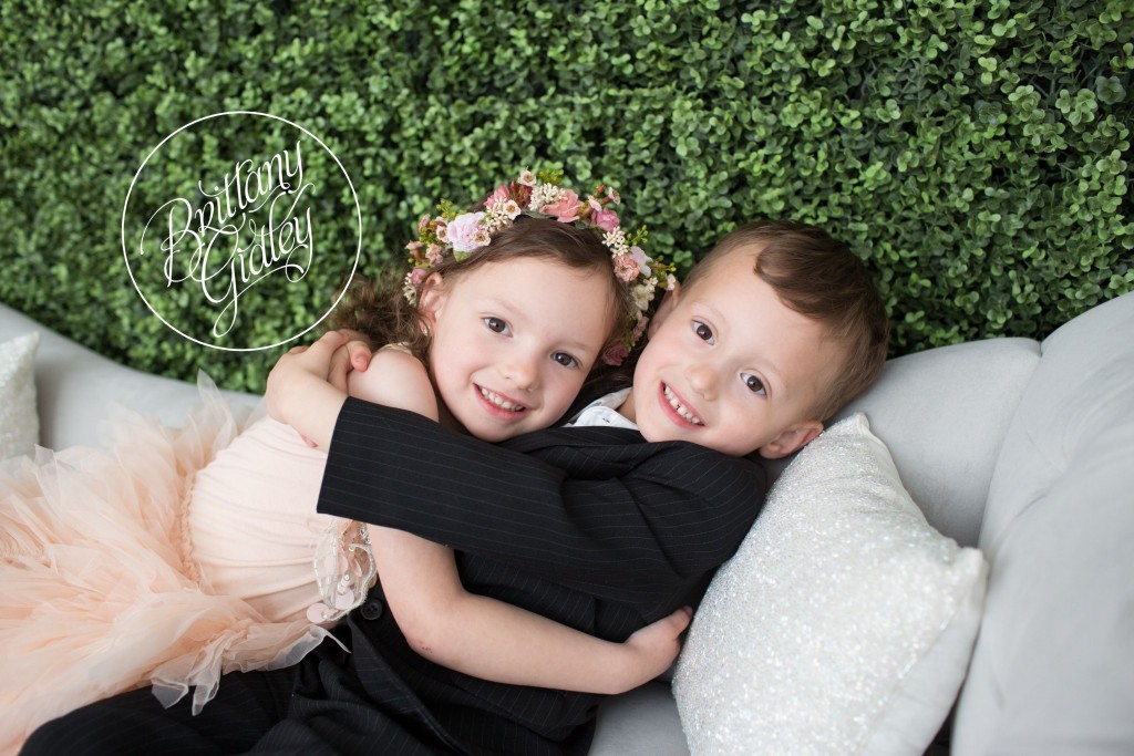 Dream Sessions | Hug | Twins | Brittany Gidley Photography | Tutu Du Monde | Rainey's Closet