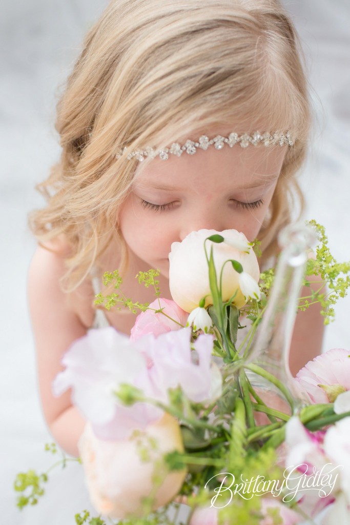 Fresh Floral | Photo Shoots | Photography Studio | Ohio Photographer | Creative Photography | Child Photography Inspiration | Photo Shoot Ideas