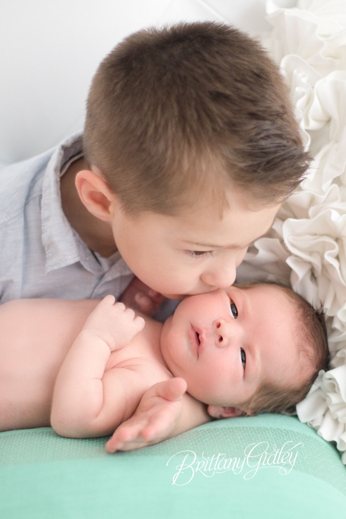 Newborn Photo Shoot | Newborn Posing Inspiration | Best Newborn Baby Photographer | Cleveland, Ohio