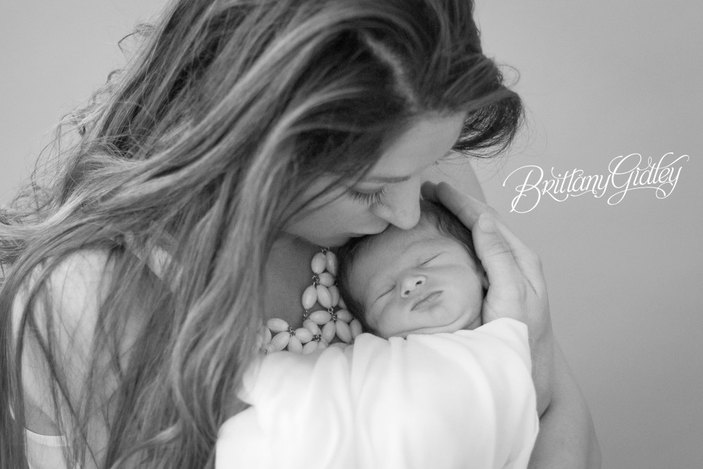 Newborn Baby Photography | Black & White | Newborn Posing | Inspiration | Newborn Photo Shoot Ideas | Brittany Gidley Photography LLC