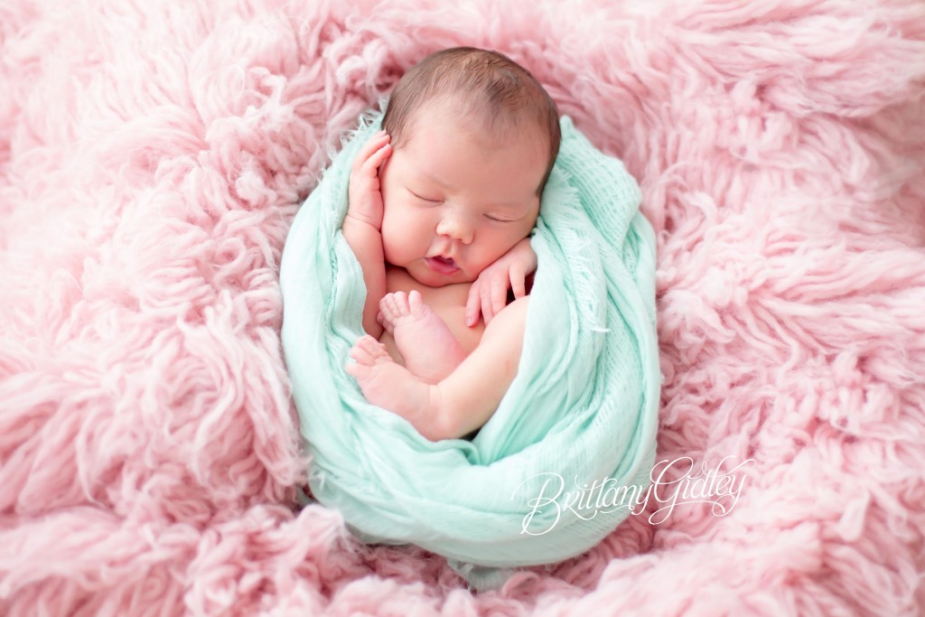 Clevelands Best Newborn Photographer | Sweet | Baby Girl | Newborn Posing | Newborn Inspiration