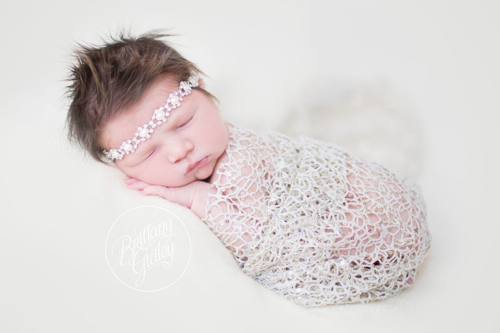 Best Newborn Photography | Tushy Up Pose | Newborn Photography | Natural Light | Start With The Best | Brittany Gidley Photography LLC