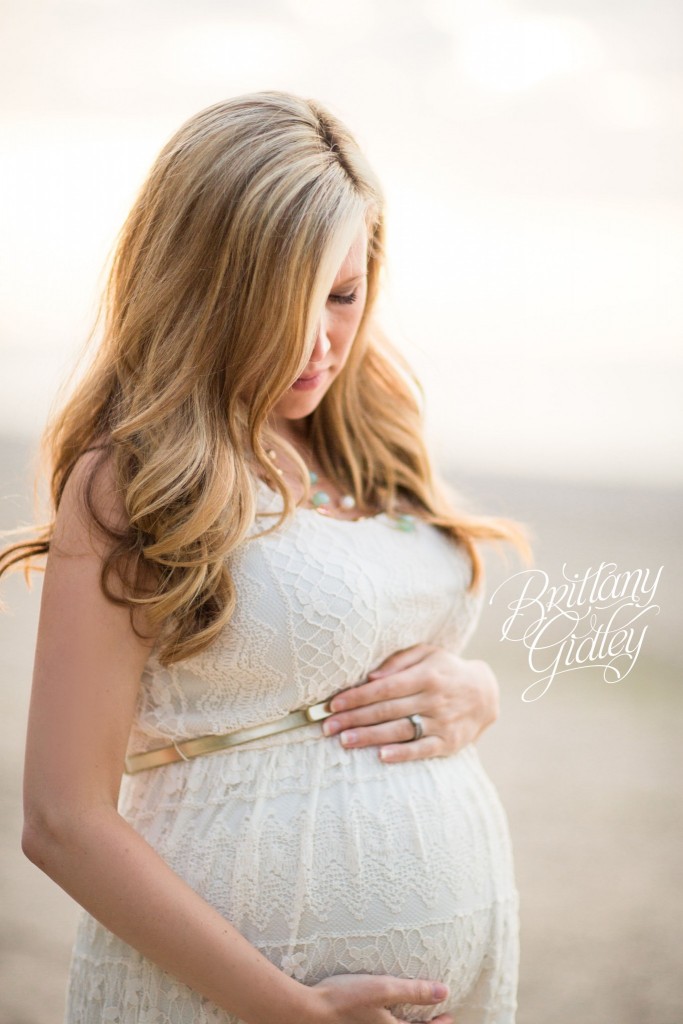 Cleveland Maternity Photographer | Maternity Photography | Beach | Sunset | Sun | Sand | Pregnancy | Photos | Cleveland Ohio | Northeast Ohio | Pregnancy Photographer | Newborn Photographer Cleveland