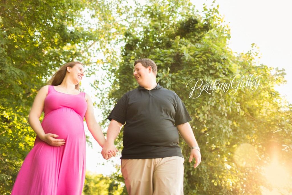 Pregnancy Portraits | Maternity Photographer | Maternity Photography | Edgewater Beach | Inspiration Posing Maternity