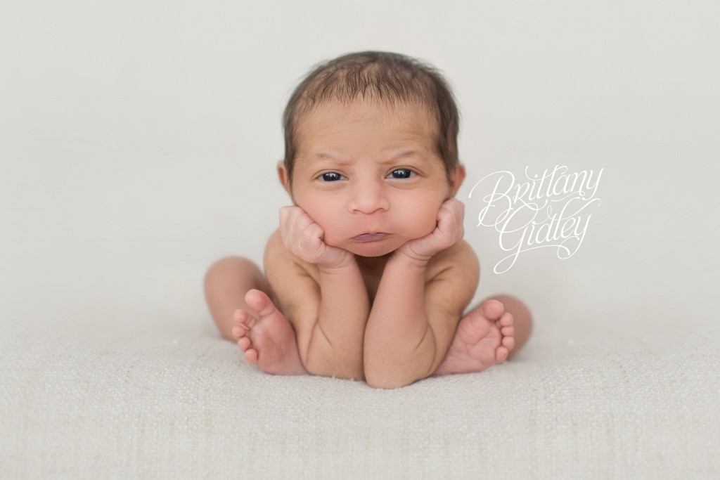 Newborn Photos | Cleveland Ohio | Newborn Photography | Inspiration | Natural Light Studio | Start With The Best | Brittany Gidley Photography LLC | Froggy Pose