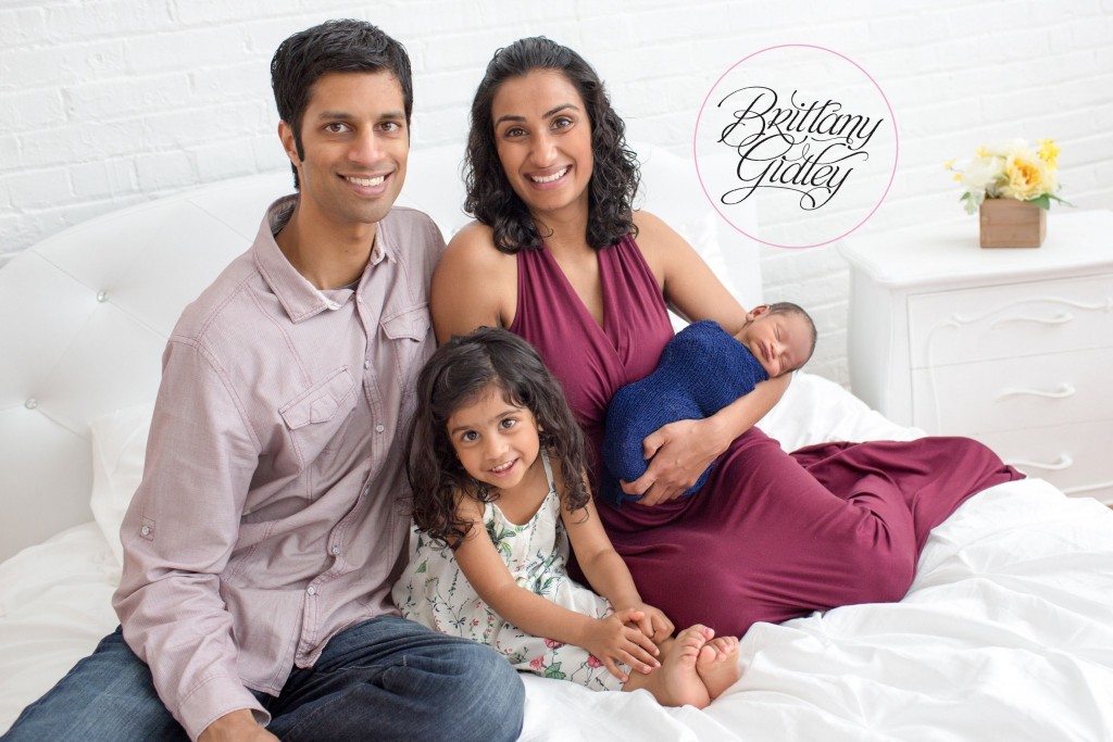 Family Photos | Cleveland Ohio | Newborn Photography | Family Photography | Inspiration | Natural Light Studio | Start With The Best | Brittany Gidley Photography LLC | Posing