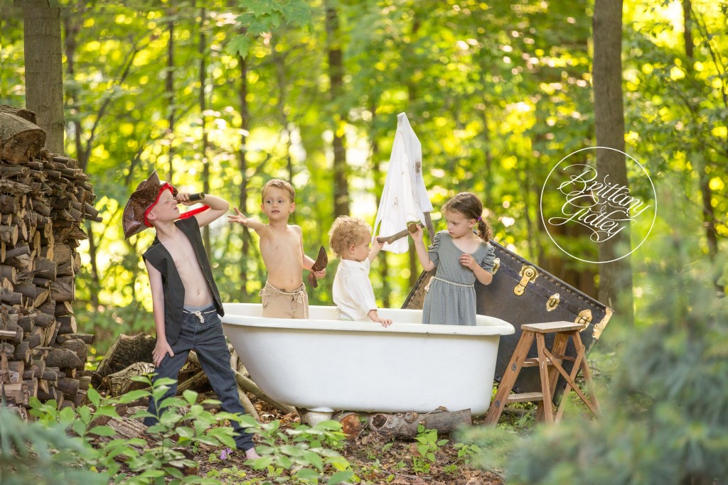 Cousins Photo Shoot | Styled | Start With The Best | Claw Foot Bath Tub | Antiques | Photographer Inspiration | Cleveland Ohio | Dream Session | Cousins | Playing | Summer