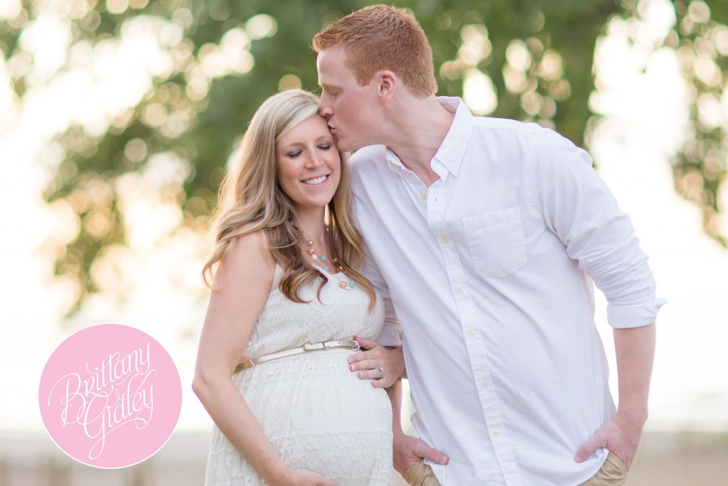 Cleveland Maternity Photographer | Maternity Photography | Beach | Sunset | Sun | Sand | Pregnancy | Photos | Cleveland Ohio | Northeast Ohio | Pregnancy Photographer | Newborn Photographer Cleveland | Edgewater Beach | Cleveland Metroparks