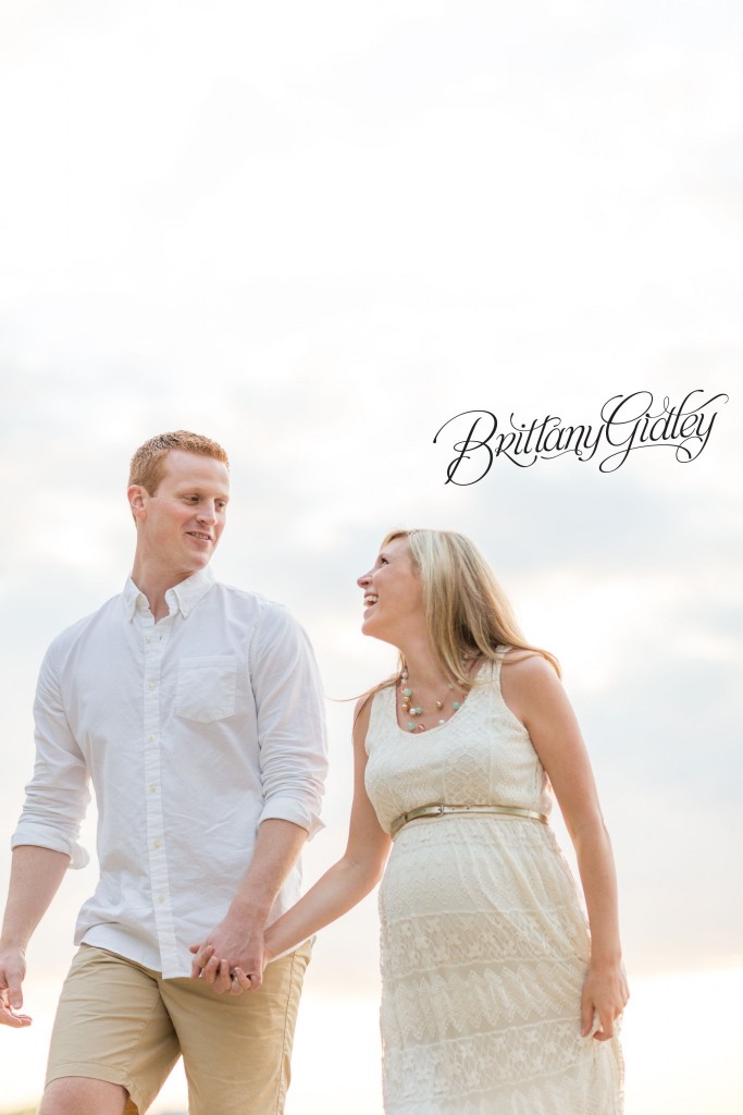 Cleveland Maternity Photographer | Maternity Photography | Beach | Sunset | Sun | Sand | Pregnancy | Photos | Cleveland Ohio | Northeast Ohio | Pregnancy Photographer | Newborn Photographer Cleveland | Edgewater Beach | Cleveland Metroparks