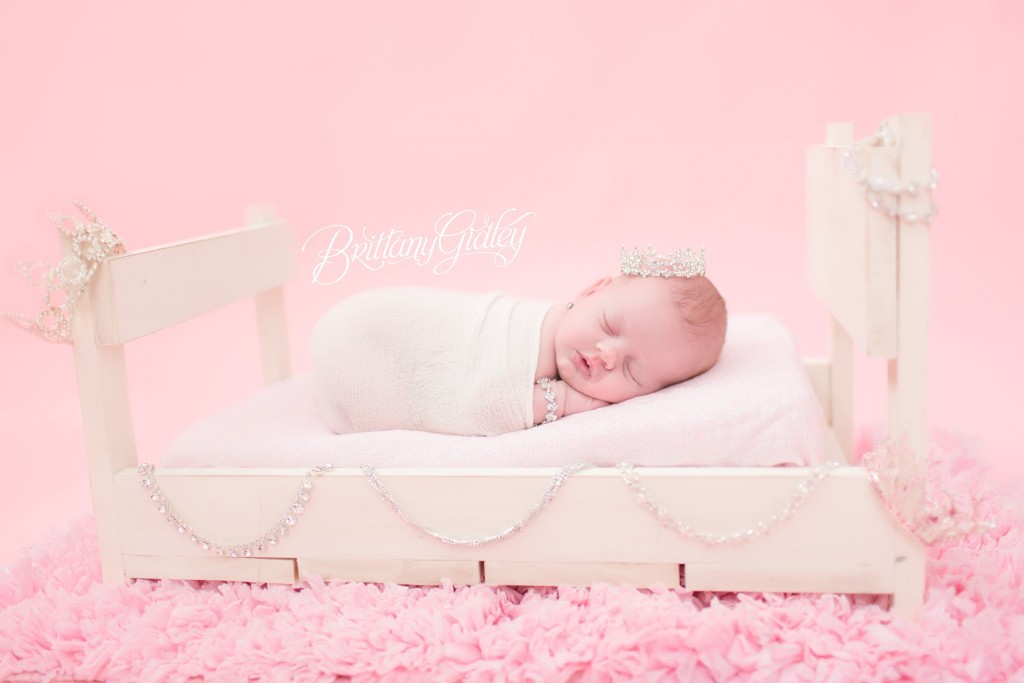 Newborn Baby Girl | Diamonds | Bling | Baby Bed | Sleepy | Adorable | Inspiration | Photo Shoot | Newborn Photographer | Newborn Photography