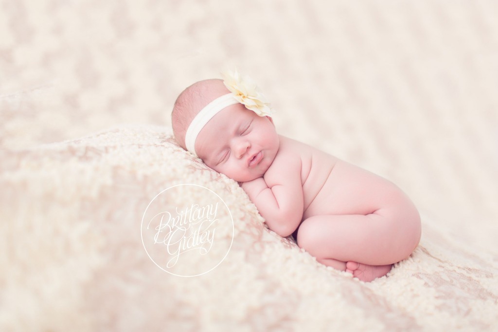 Newborn Baby Girl | Sleepy | Adorable | Inspiration | Photo Shoot | Newborn Photographer | Newborn Photography
