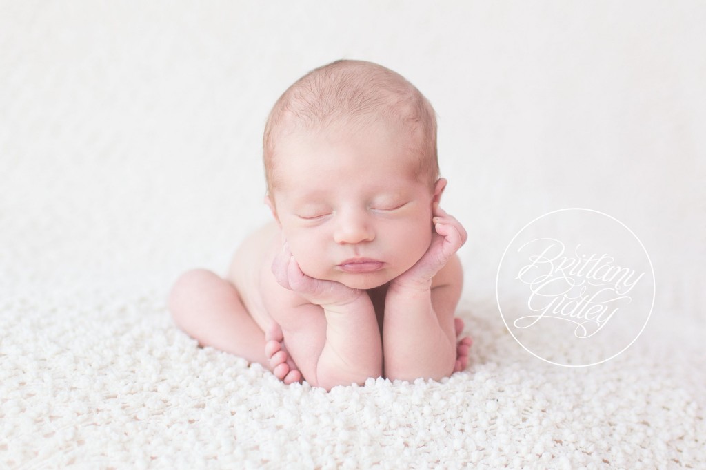Newborn Session | Newborn Photo Shoot | Froggy Pose | Love