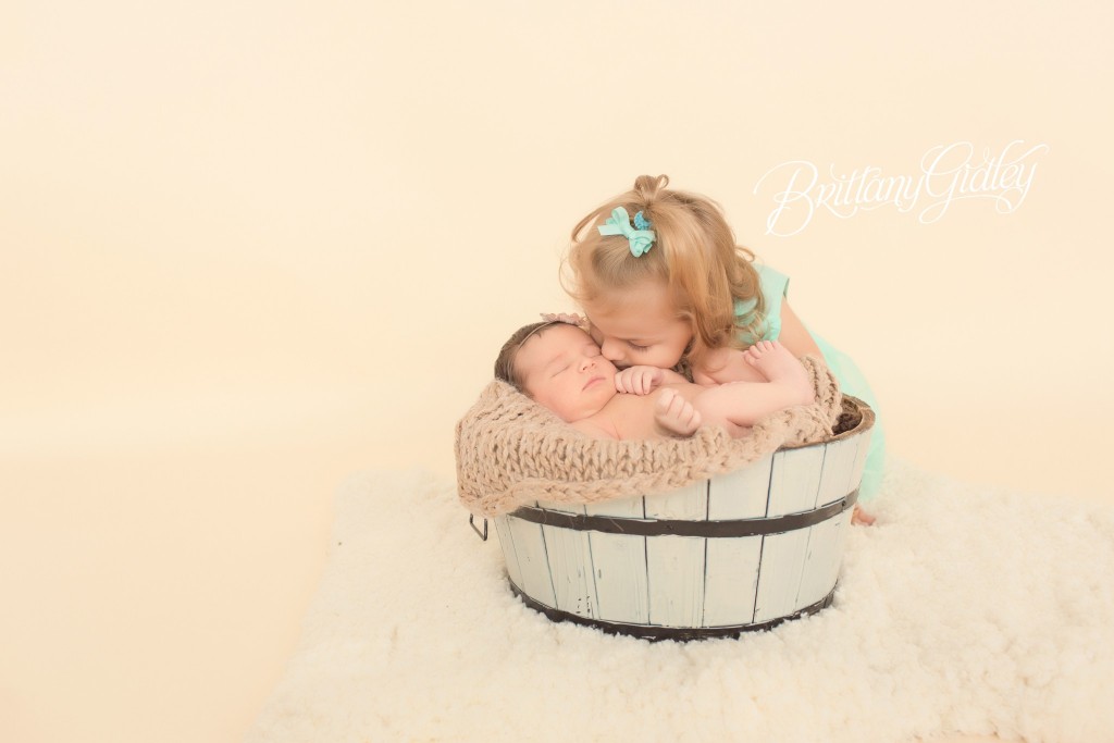 Big Sister & Little Sister | Brittany Gidley Photography LLC | Start With The Best