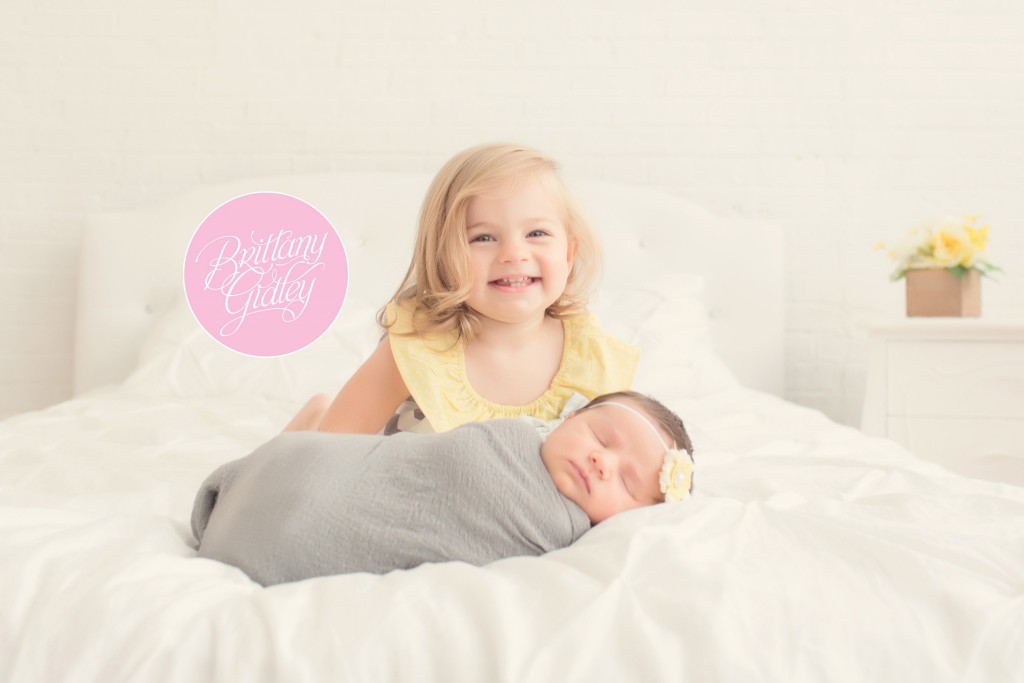 Newborn Baby Girl And Sister | Cleveland, Ohio