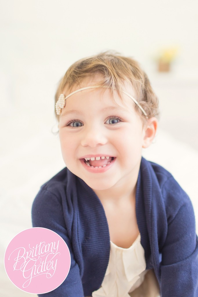 Sisters | Newborn Portraits | Sibling Pictures | Newborn Posing Inspiration