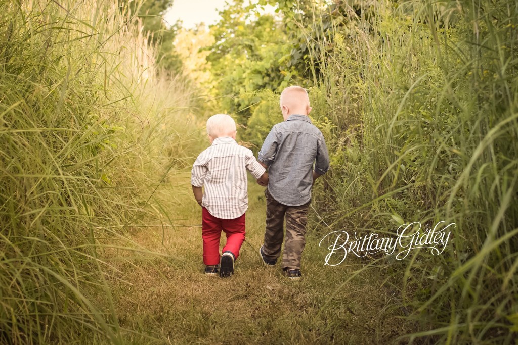 Brothers | Child Photography | Child Photographer | Akron Child Photographer | Best Friends | Start With The Best | Brittany Gidley Photography LLC