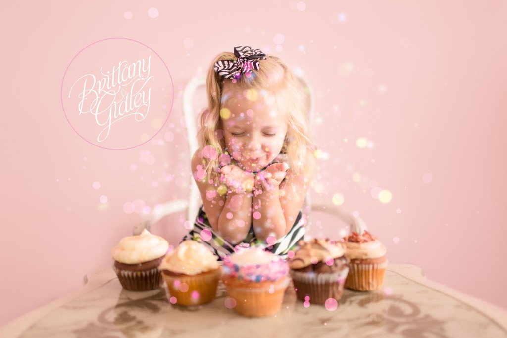 Colossal Cupcakes | Cleveland | 5 Year Old | Cupcake Photo Shoot