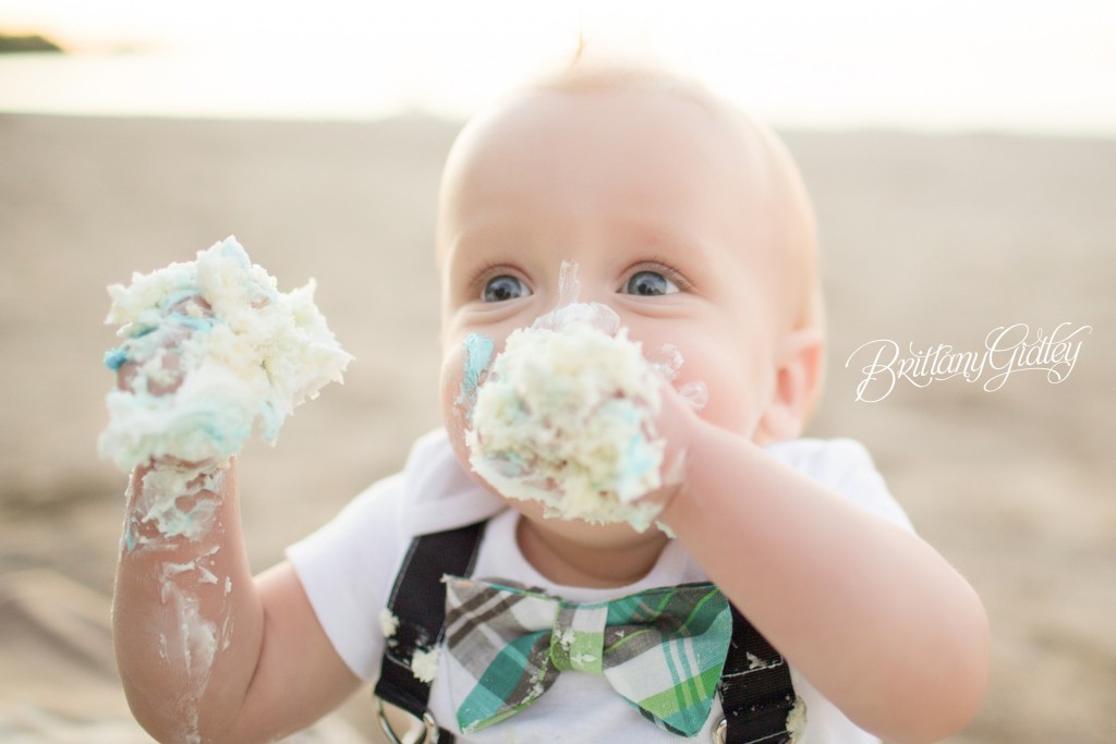 Cake Smash | 12 Month Old Baby | Cleveland, Ohio | Edgewater Beach Park