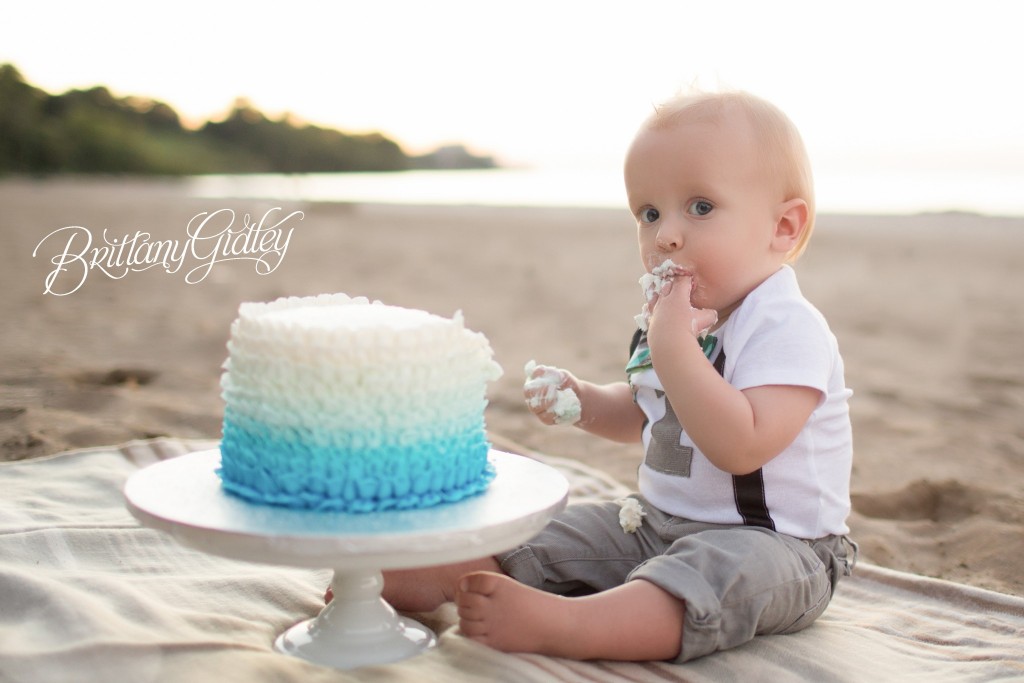 Cake Smash | 12 Month Old Baby | Cleveland, Ohio | Edgewater Beach Park