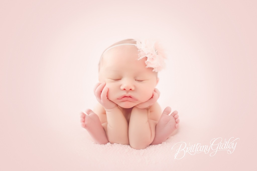 Cleveland Newborn Photographer | Newborn Photography | Cleveland, Ohio | Start With The Best | Brittany Gidley Photography LLC