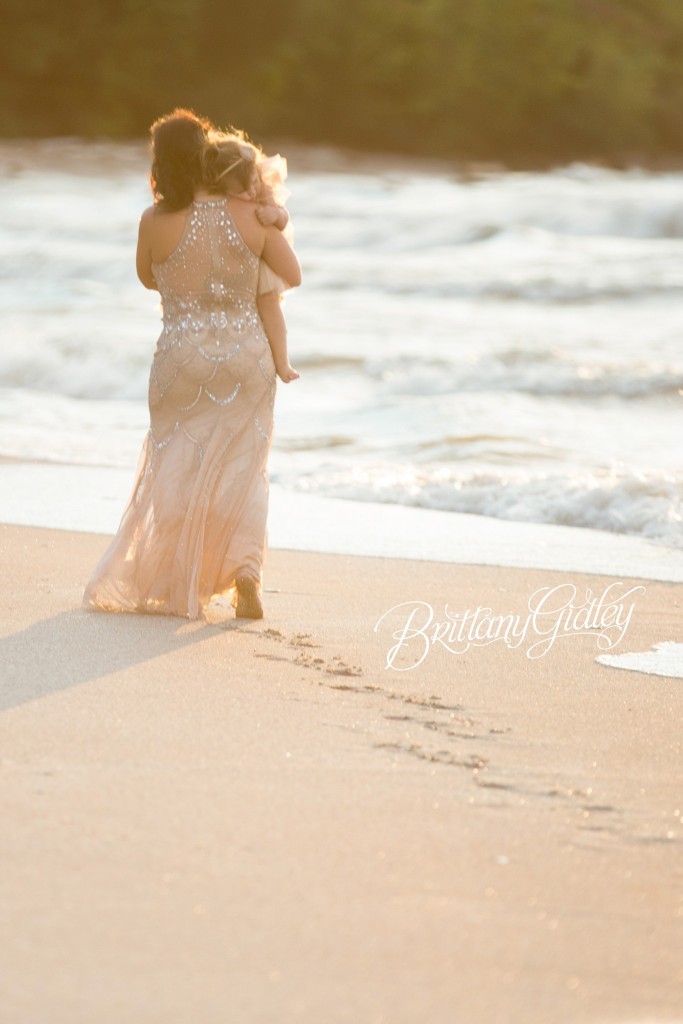 Cleveland Photographer | Mother Daughter Photoshoot | Mommy and Me | Cleveland, Ohio | Edgewater Beach